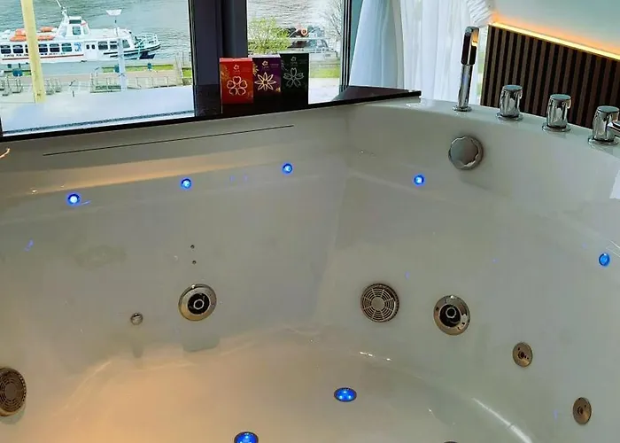 Wielka Odrzanska Centrum *